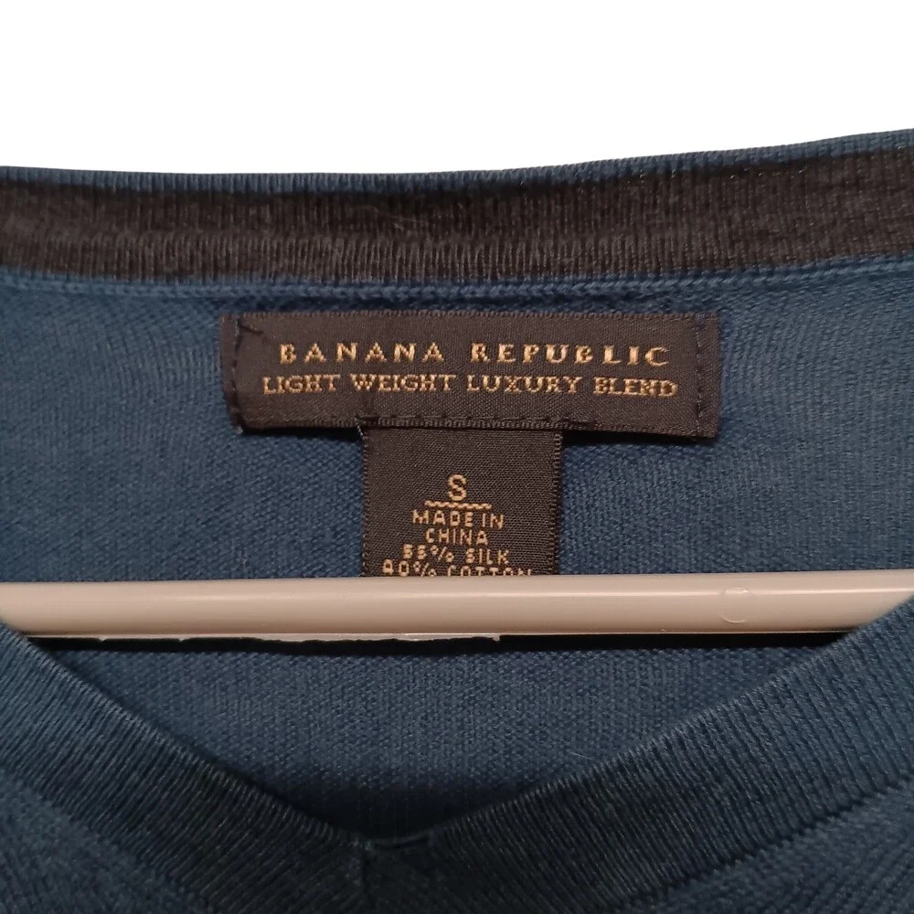 Banana Republic Men's V Neck Long Sleeve Lightweight Luxury Blend Sweater Size S